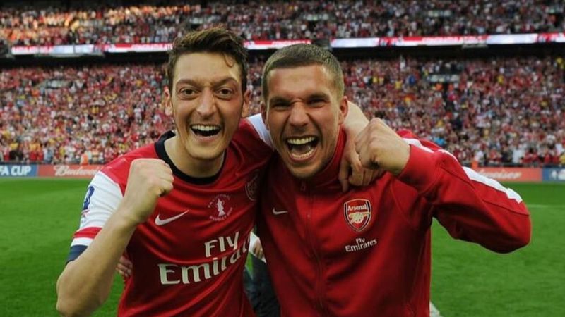 Lukas Podolski: Mesut Özil'e saygı göstermediler