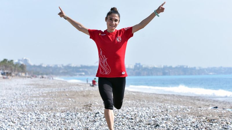 Antalya'da şampiyon Yörük kızı Esma Aydemir, olimpiyatlara hazırlanıyor