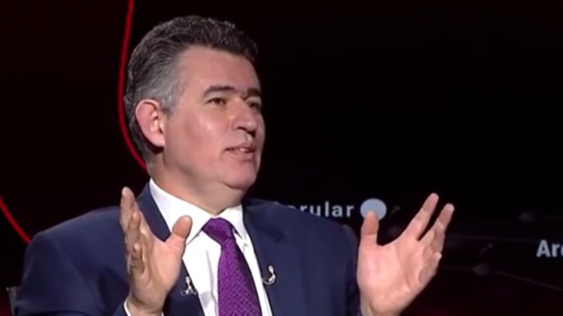 Metin Feyzioğlu'ndan Esra Elönü'ye özel açıklamalar