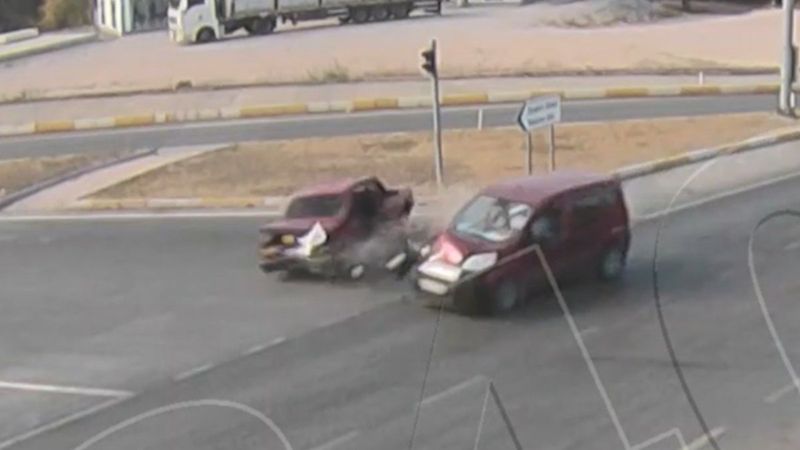 Tokat'ta MOBESE kameralarına yansıyan kazalar