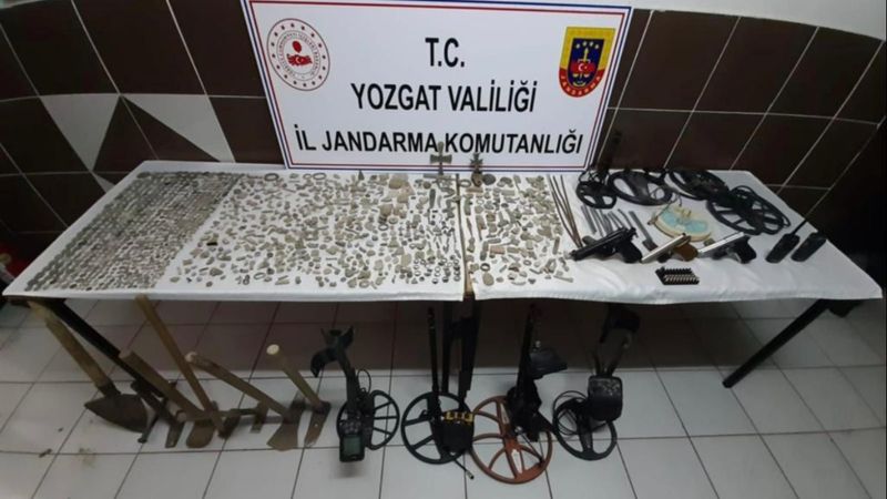 Yozgat’ta iş yerinde yüzlerce tarihi sikke ele geçirildi