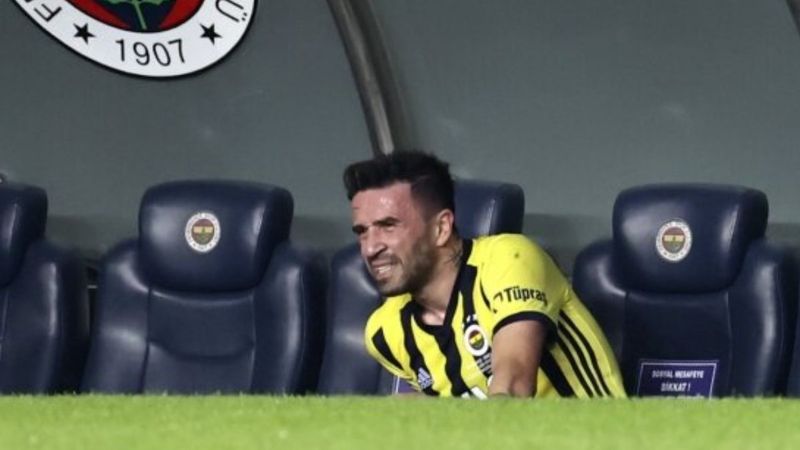Gökhan Gönül en az 3 hafta yok