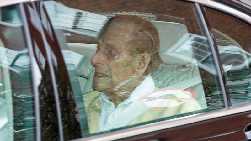 Prens Philip, 1 aylık tedavinin ardından taburcu edildi