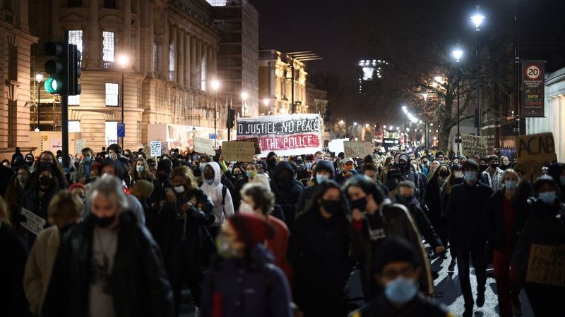 İngiltere'de Sarah Everard protestosu