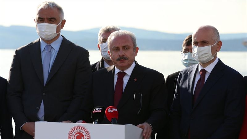 Mustafa Şentop: Anayasa'da parti kapatma var, bu bir ilk değil