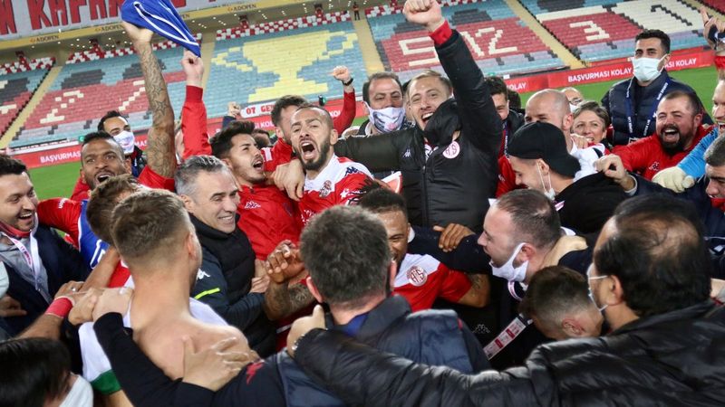 Antalyaspor'da Türkiye Kupası finali için prim verilecek