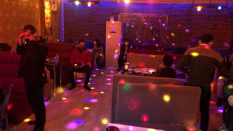 Konya'da eğlence mekanına giden 47 kişiye para cezası yazıldı