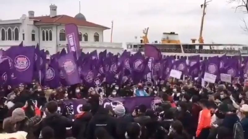 Kadıköy'de İstanbul Sözleşmesi eylemi