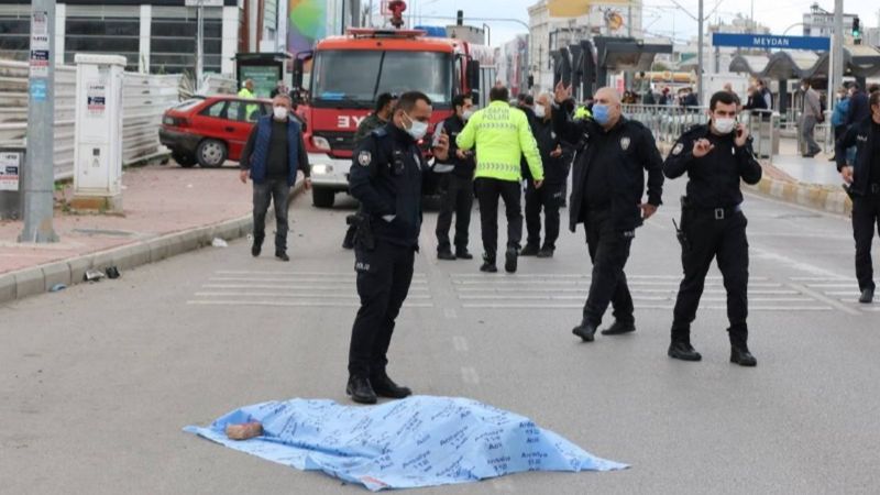 Antalya’da makas dehşeti: 1 ölü, 3 yaralı