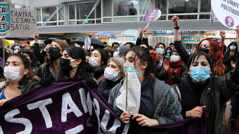Ankara'da İstanbul Sözleşmesi kararı protestosu