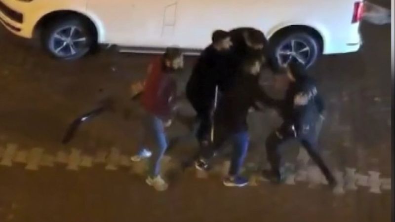 Esenyurt'ta taş ve sopalarla iş yeri basmaya çalıştılar