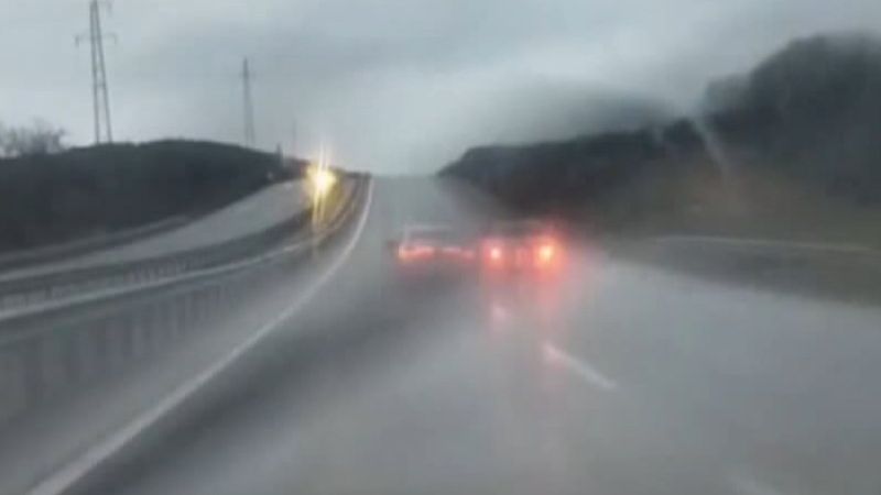 Şile'de yolu paylaşamayan sürücüler kamerada