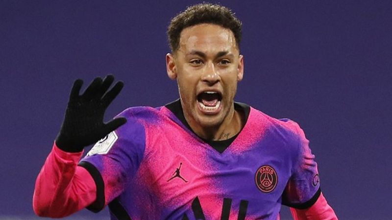 Neymar 140 çalışanın maaşını cebinden ödüyor