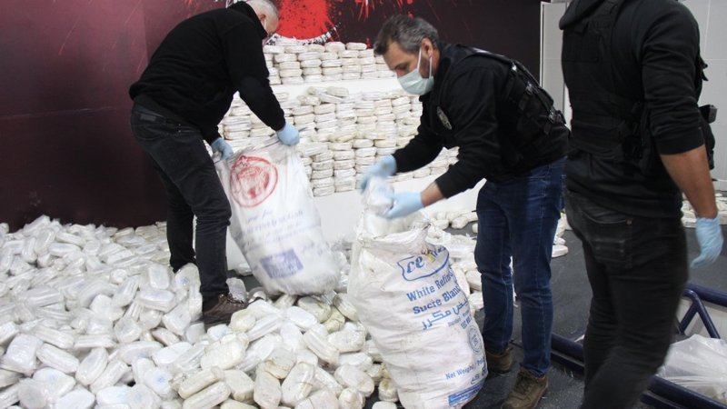 Kocaeli'de yük gemisine dev uyuşturucu operasyonu