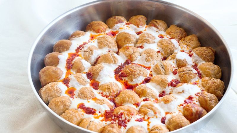 Boşnak mantısı nasıl yapılır, malzemeleri nelerdir? Pratik Boşnak mantısı tarifi..