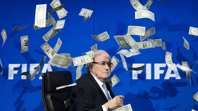 Sepp Blatter, 6 yıl 8 ay futboldan men edildi
