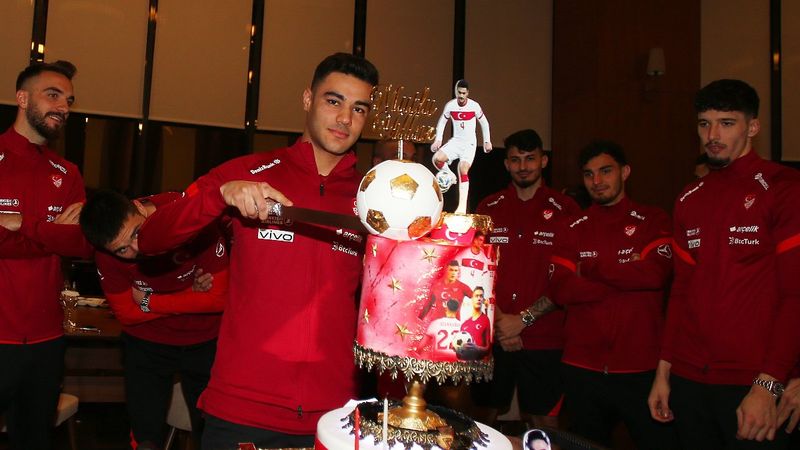 Ozan Kabak’ın doğum günü kutlandı