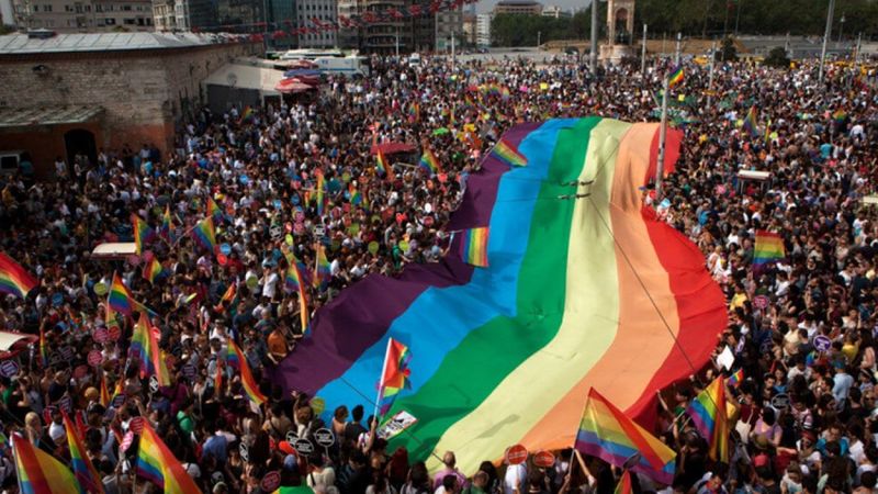 İBB çalışanlarına LGBT dersine katılın SMS'leri gönderiliyor