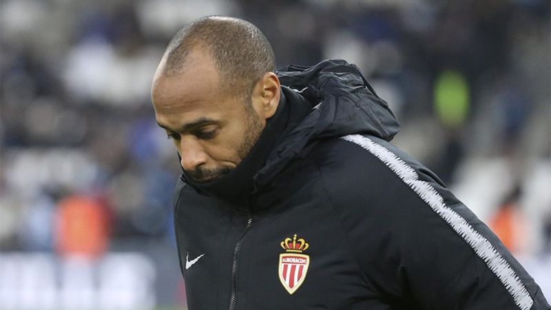 Thierry Henry ırkçılık yüzünden sosyal medya hesabını kapattı