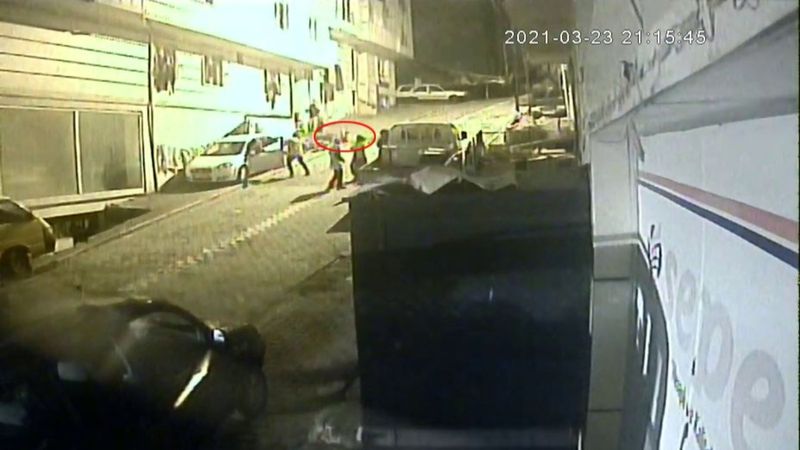 Esenyurt’ta çamaşır asarken 4’üncü kattan düştü, hayatını kaybetti