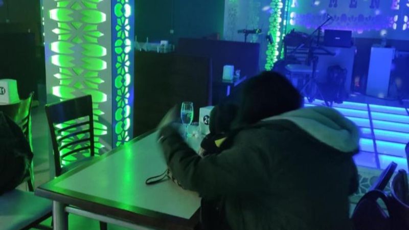 Konya’da mührü bozulan eğlence mekanına polis baskını