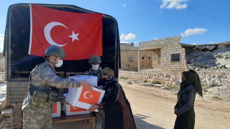 Bahar Kalkanı bölgesine gıda yardımı