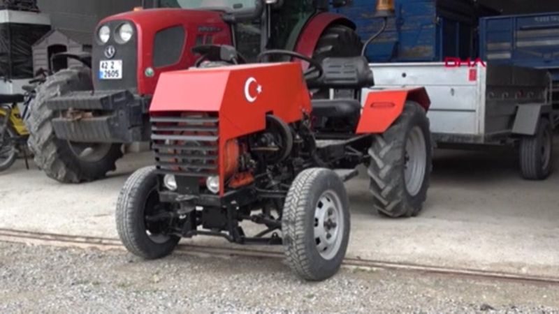 Konya'da garajında mini traktör yaptı