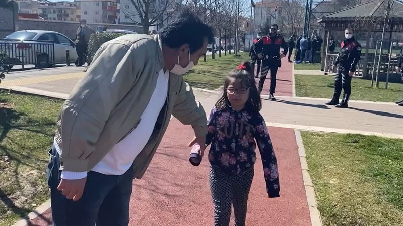 Ataşehir'de parkta polisten kaçan anne çocuğunu kaybetti