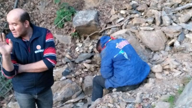 Antalya'da kaza yapan adam geceyi düştüğü uçurumda geçirdi