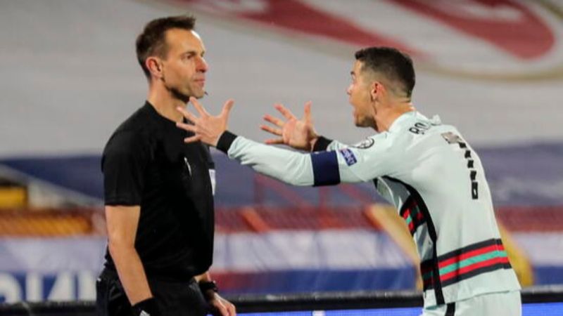 Sırbistan-Portekiz maçının orta hakemi özür diledi