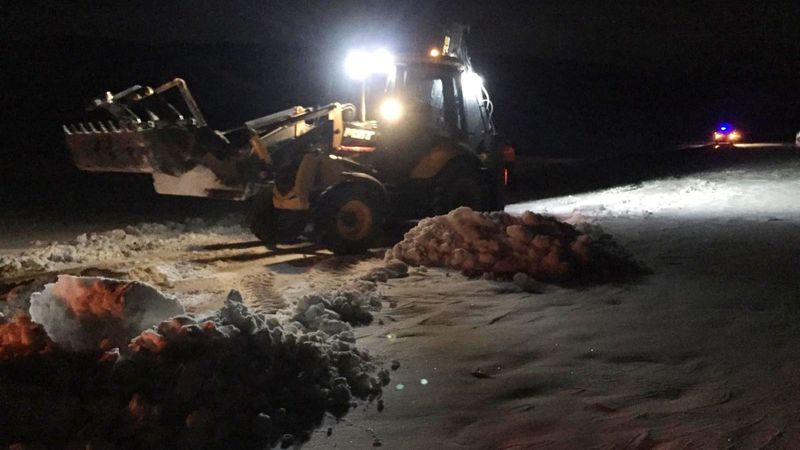 Mersin'de kara saplanan Meksikalı aile kurtarıldı