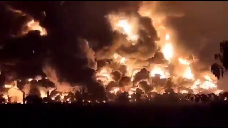 Endonezya'da petrol rafinerisinde patlama