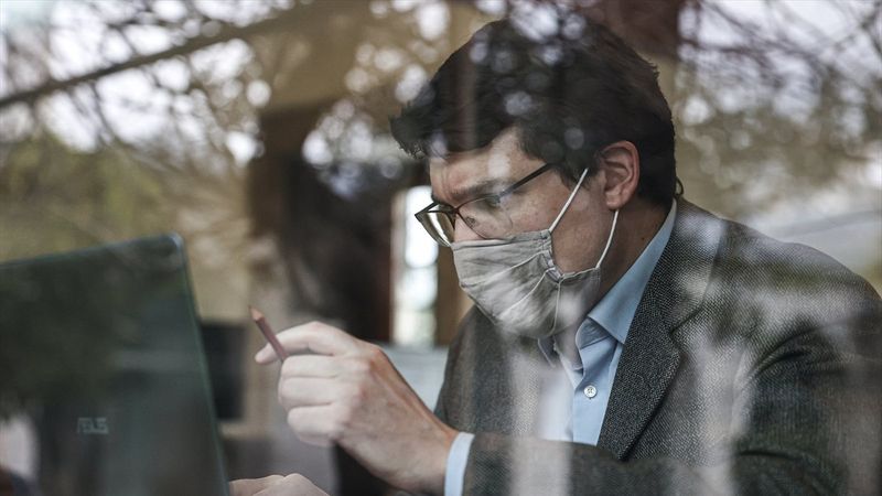 İsviçreli Müslüman araştırmacı, İstanbul'da el yazmalarını inceliyor