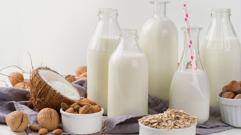 Veganların tercih edebileceği 8 süt alternatifi