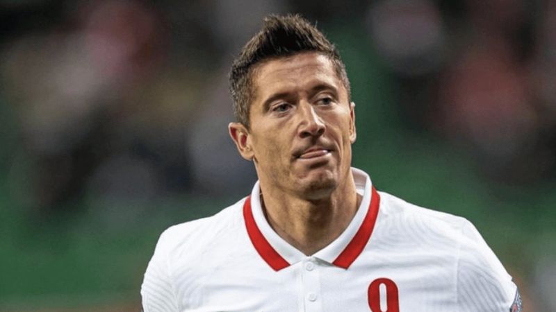Robert Lewandowski 4 hafta yok