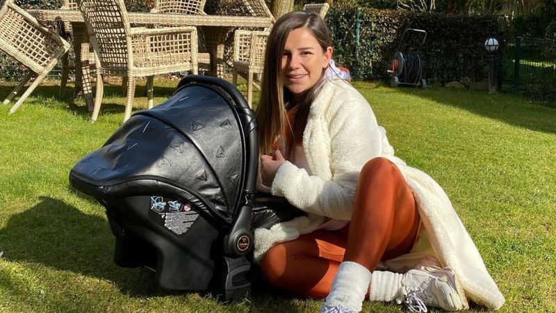 Merve Özbey, kızına kavuşma anını paylaştı