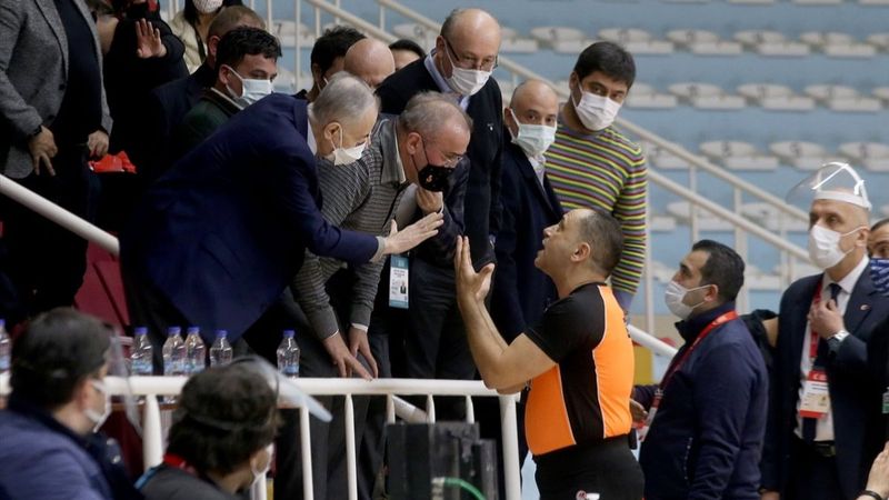 Matt Farrell ile Galatasaraylı yöneticiler arasında yaşananlar