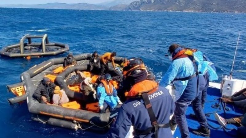 Türkiye'yi suçlayan Yunanistan'a yanıt: Ölüme terk ettiğiniz göçmenleri biz kurtardık