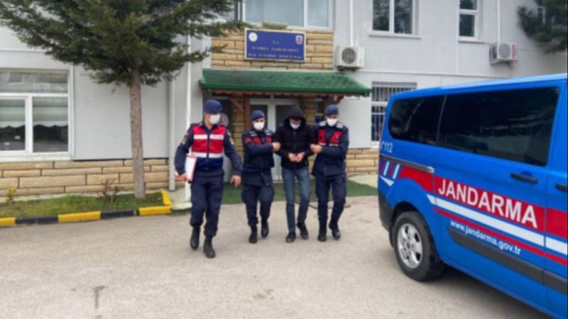 Kocaeli'de 17 senedir aranan hırsız, iş yerinde yakalandı