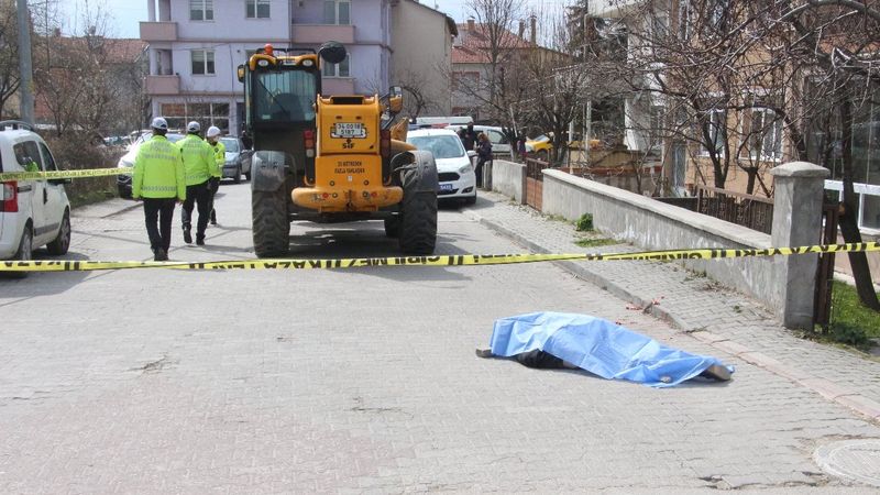 Bolu'da iş makinesinin altında kalan yaya öldü