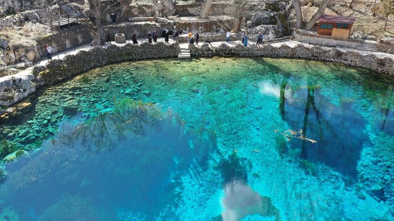 Sivas'ta Gökpınar Gölü, her mevsim ziyaretçilerini ağırlıyor