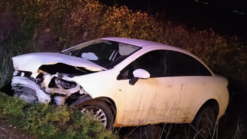 Gaziantep'te aracı şarampole devrilen sürücü yaralandı