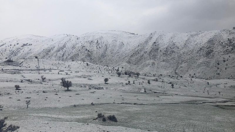 Şırnak, Nisan ayında beyaza büründü
