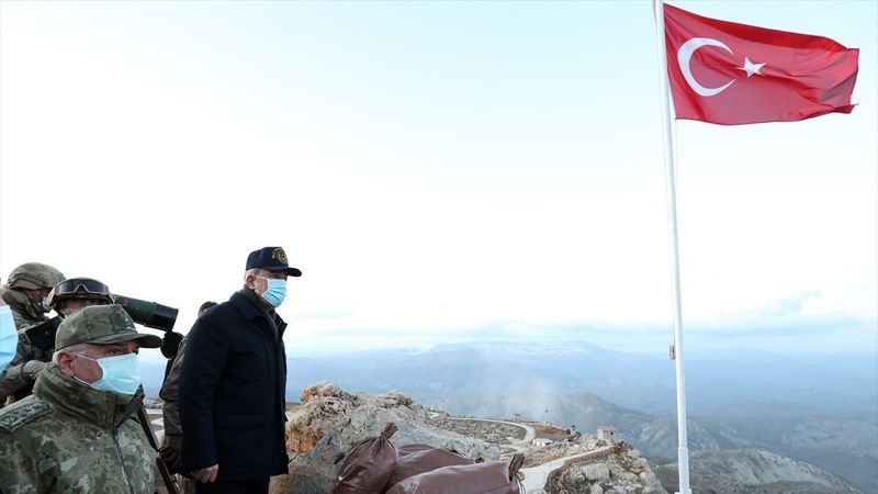 Hulusi Akar, Namaz Dağı'nda incelemelerde bulundu