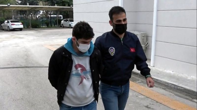 Mersin'de 3 kadının çantasını çalan kapkaççıya gözaltı