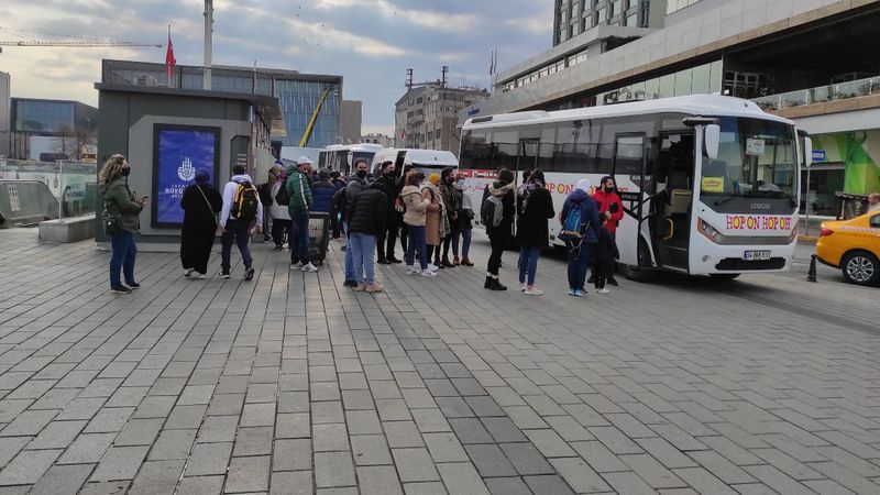 Kısıtlamada Taksim Meydanı turistlere kaldı