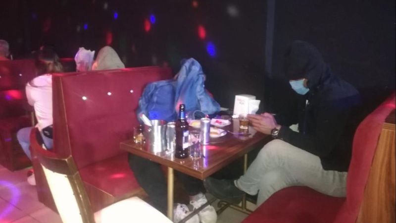 İzmir’de eğlence mekanına polis baskını