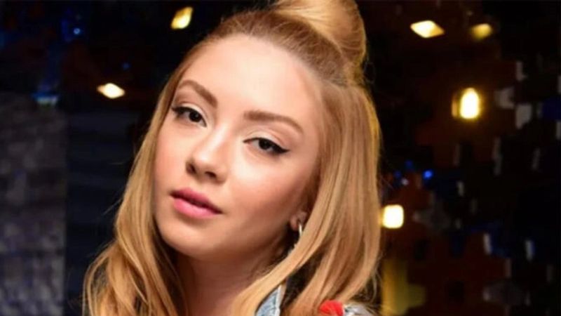 Ece Seçkin: Evinizde oturun