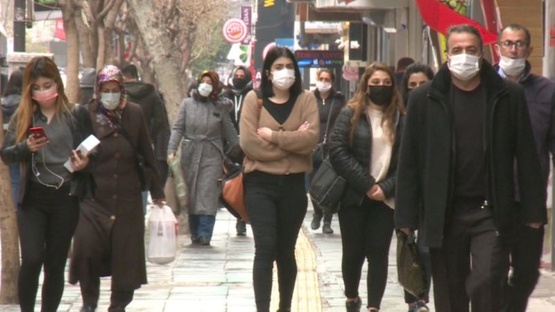 Elazığ'da kısıtlamanın ardından hareketlilik yaşandı