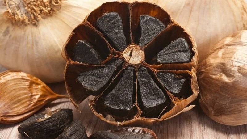Beyazından daha faydalı: Siyah sarımsak nedir? Siyah sarımsağın faydaları nelerdir?